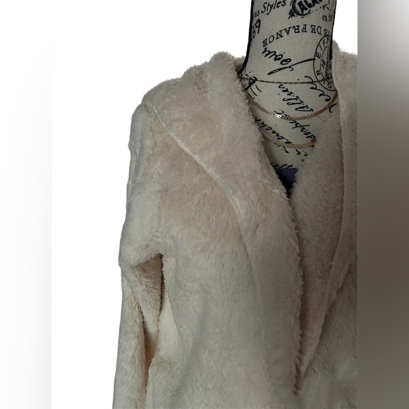 NWT Fuzzy Lightweight Coat - Picture 4 of 6